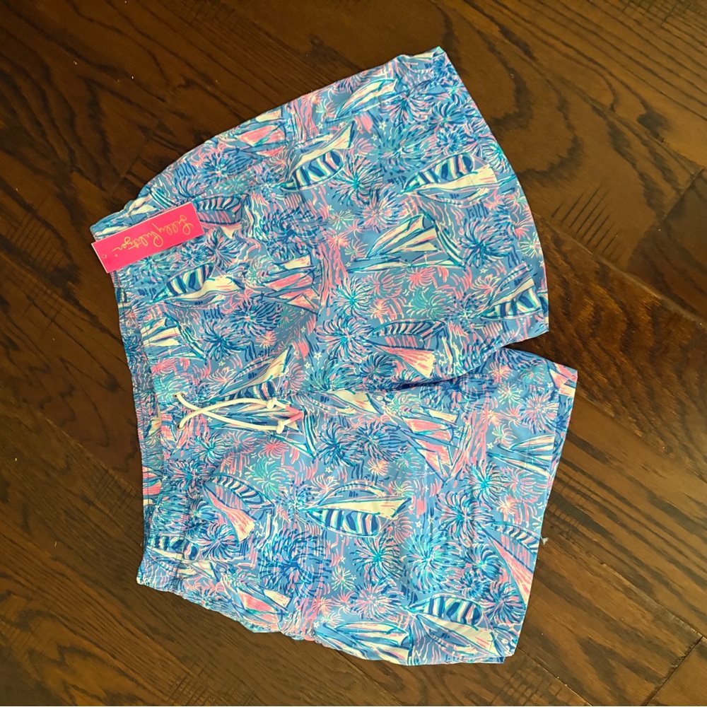 Lilly Pulitzer NWT size L men’s Swim trunks It’s a Sailibration